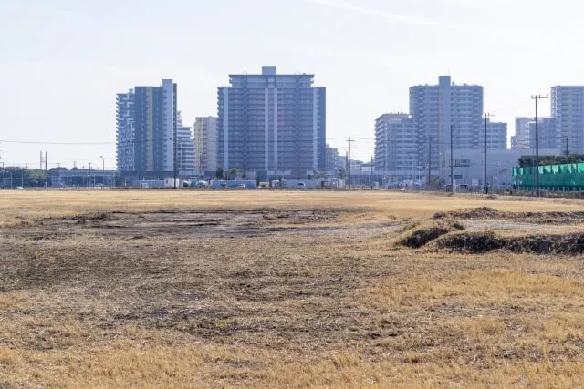 遊休不動産の放置が招く経営リスクとリスク管理の必要性